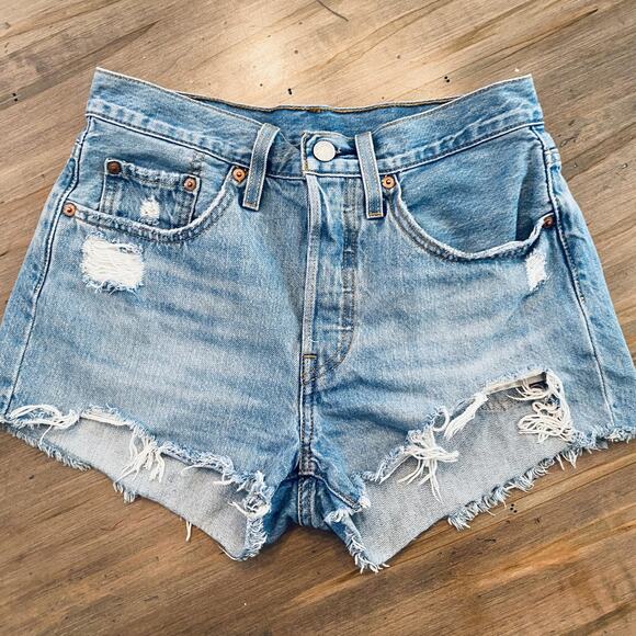 Levi's Denim Shorts 501 Jean Womens 31 Light Wash High Rise Button Fly Cutoff - Picture 1 of 5